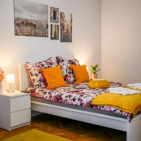 Ultracentral Golden Gatehouse 3 Bdrm Бухарест Экстерьер фото