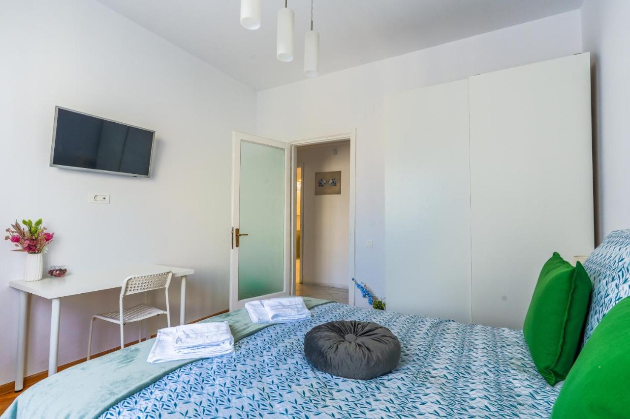 Ultracentral Golden Gatehouse 3 Bdrm Бухарест Экстерьер фото