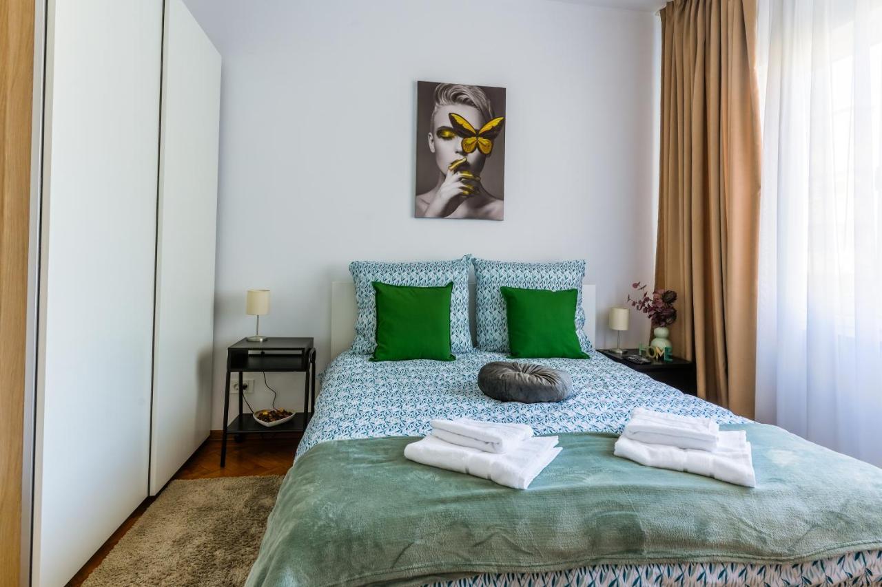 Ultracentral Golden Gatehouse 3 Bdrm Бухарест Экстерьер фото