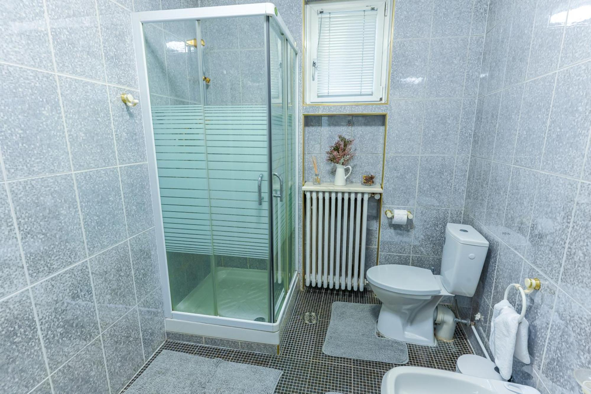 Ultracentral Golden Gatehouse 3 Bdrm Бухарест Экстерьер фото