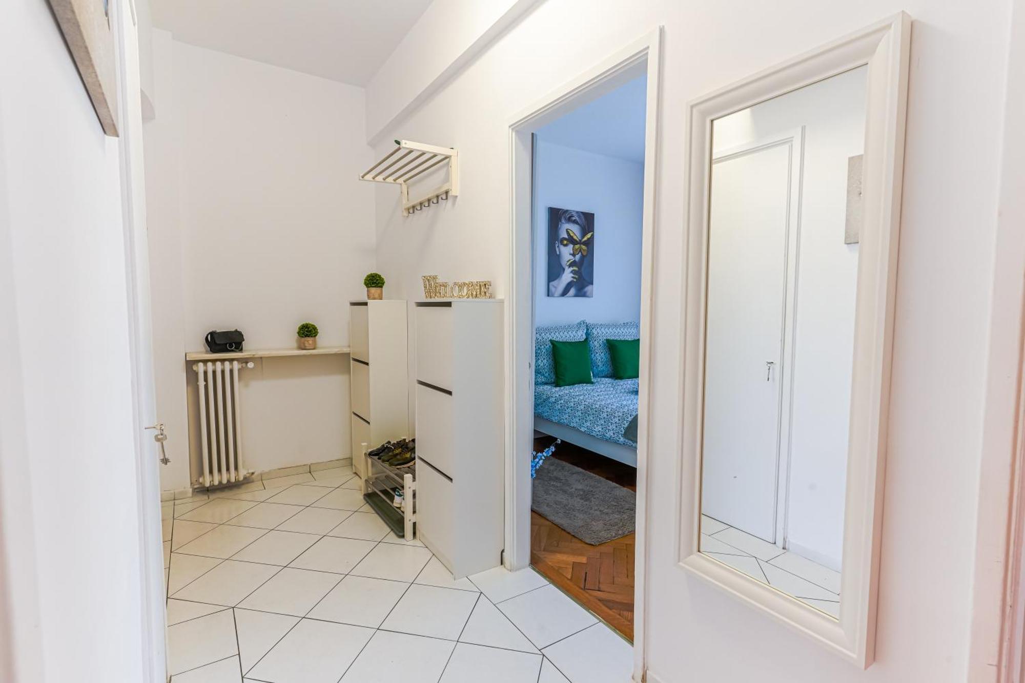 Ultracentral Golden Gatehouse 3 Bdrm Бухарест Экстерьер фото