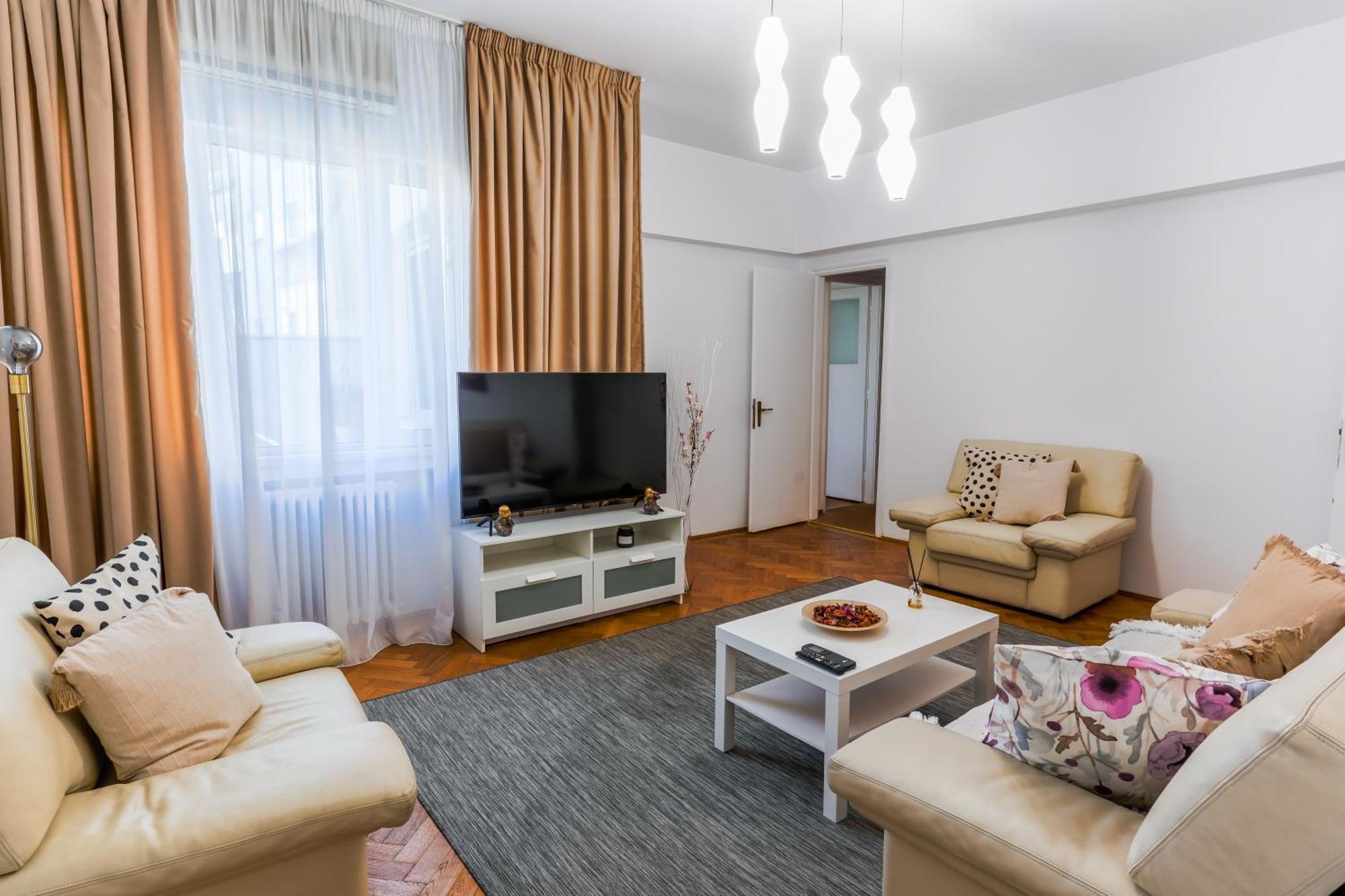 Ultracentral Golden Gatehouse 3 Bdrm Бухарест Экстерьер фото