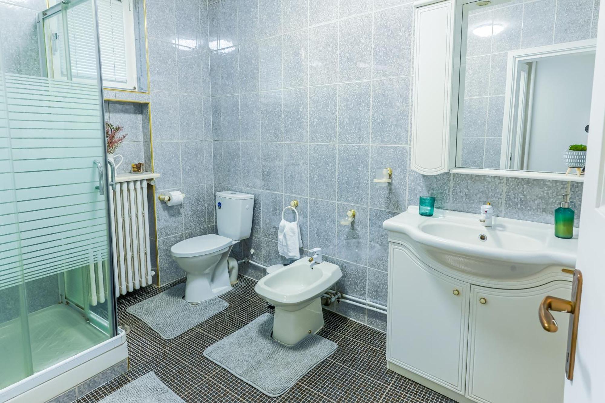 Ultracentral Golden Gatehouse 3 Bdrm Бухарест Экстерьер фото